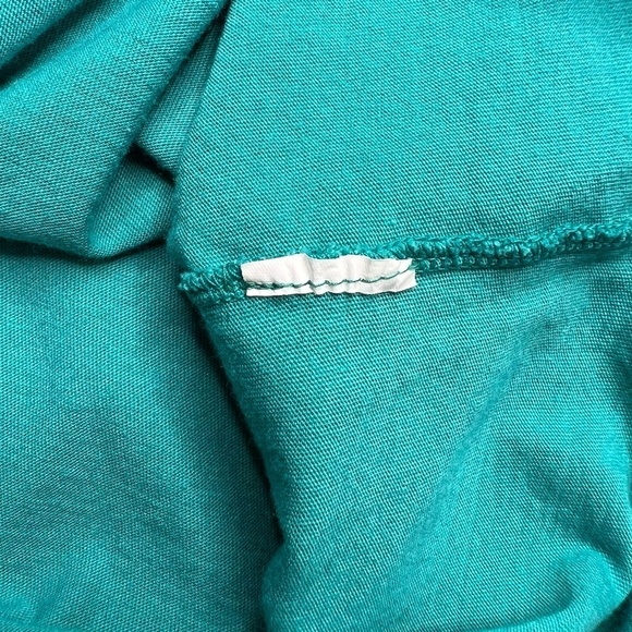 Maori Hook Womens Teal‎ V Neck Short Sleeve T-shirt Size Small - Picture 5 of 8